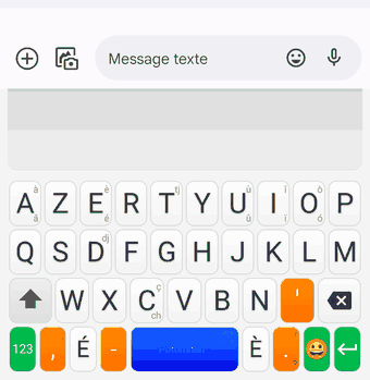 Animation : « kreyol » tapé lettre par lettre sans accent, un halo suivant le doigt d'une touche à l'autre pendant que les suggestions kréyòl s'affichent au-dessus du clavier. À l'espace, le mot devient « kréyòl » tout seul