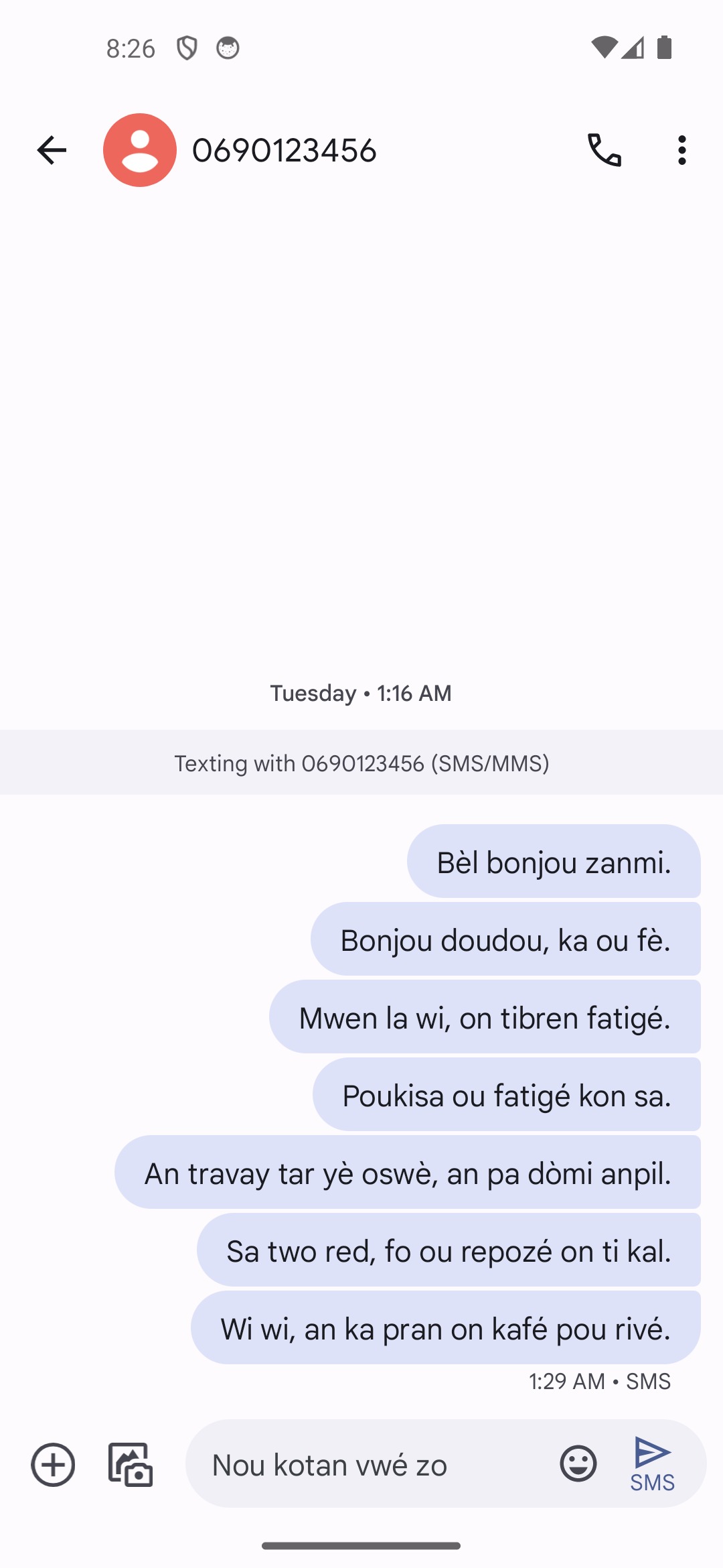Échange de SMS écrit en kréyòl avec le clavier